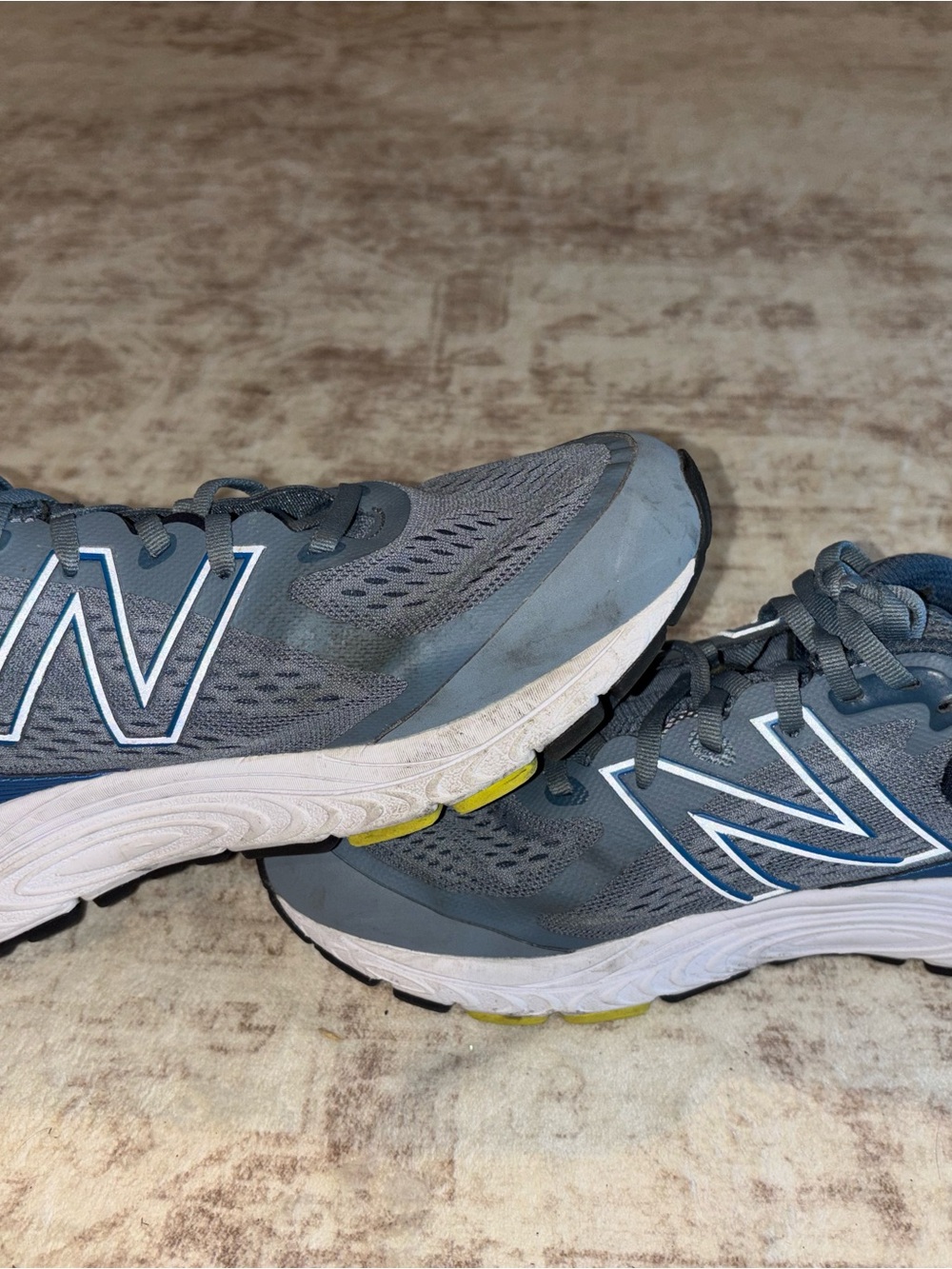 New Balance 840s - size men’s 8